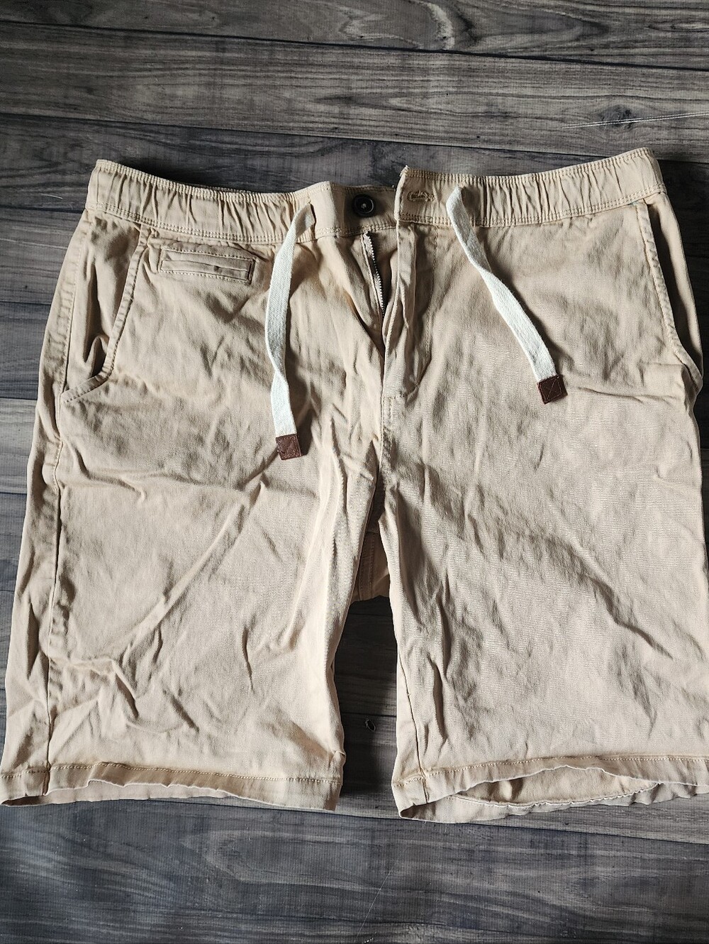 Diverse Men's Casual Drawstring Shorts in Beige